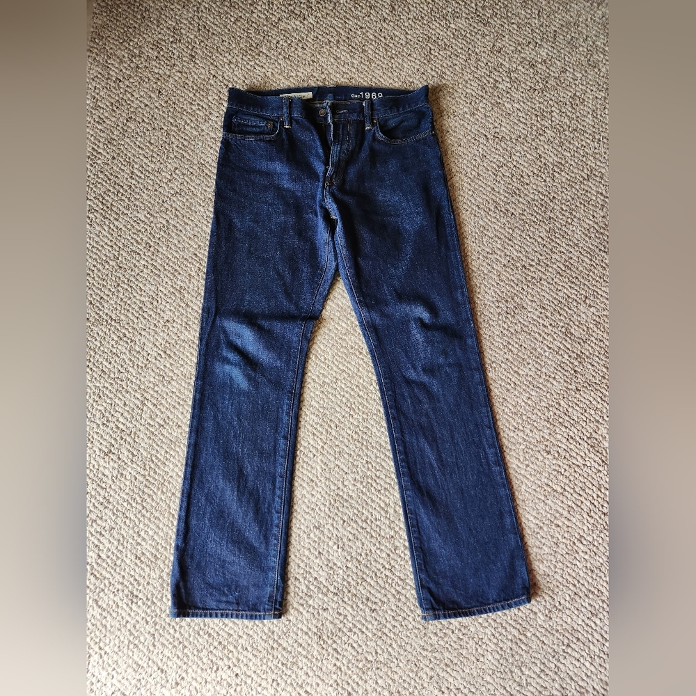EUC Gap straight leg dark wash jeans